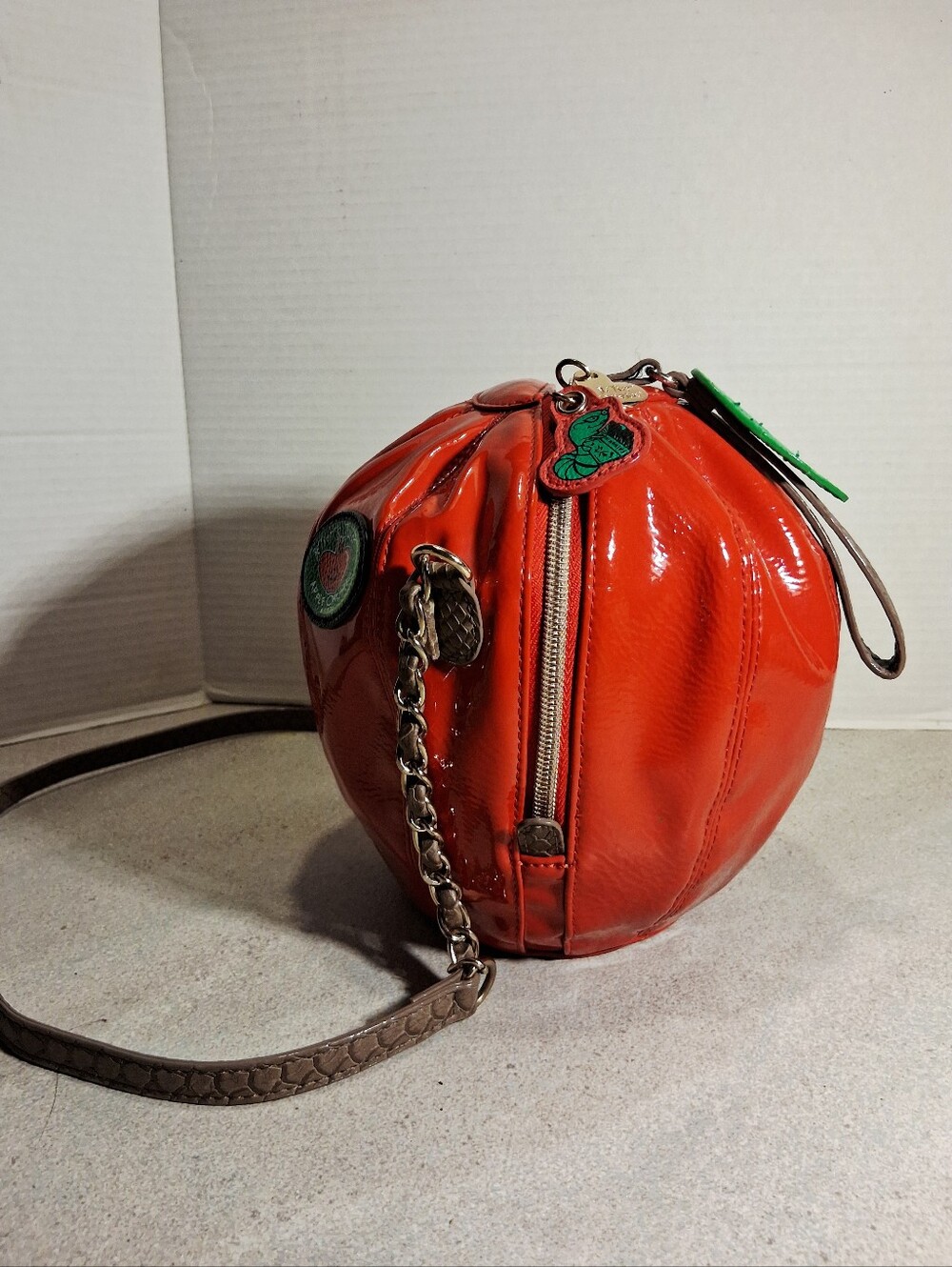 Betsey Johnson Juicy Apple Orchard Crossbody Purse - Picture 2 of 9
